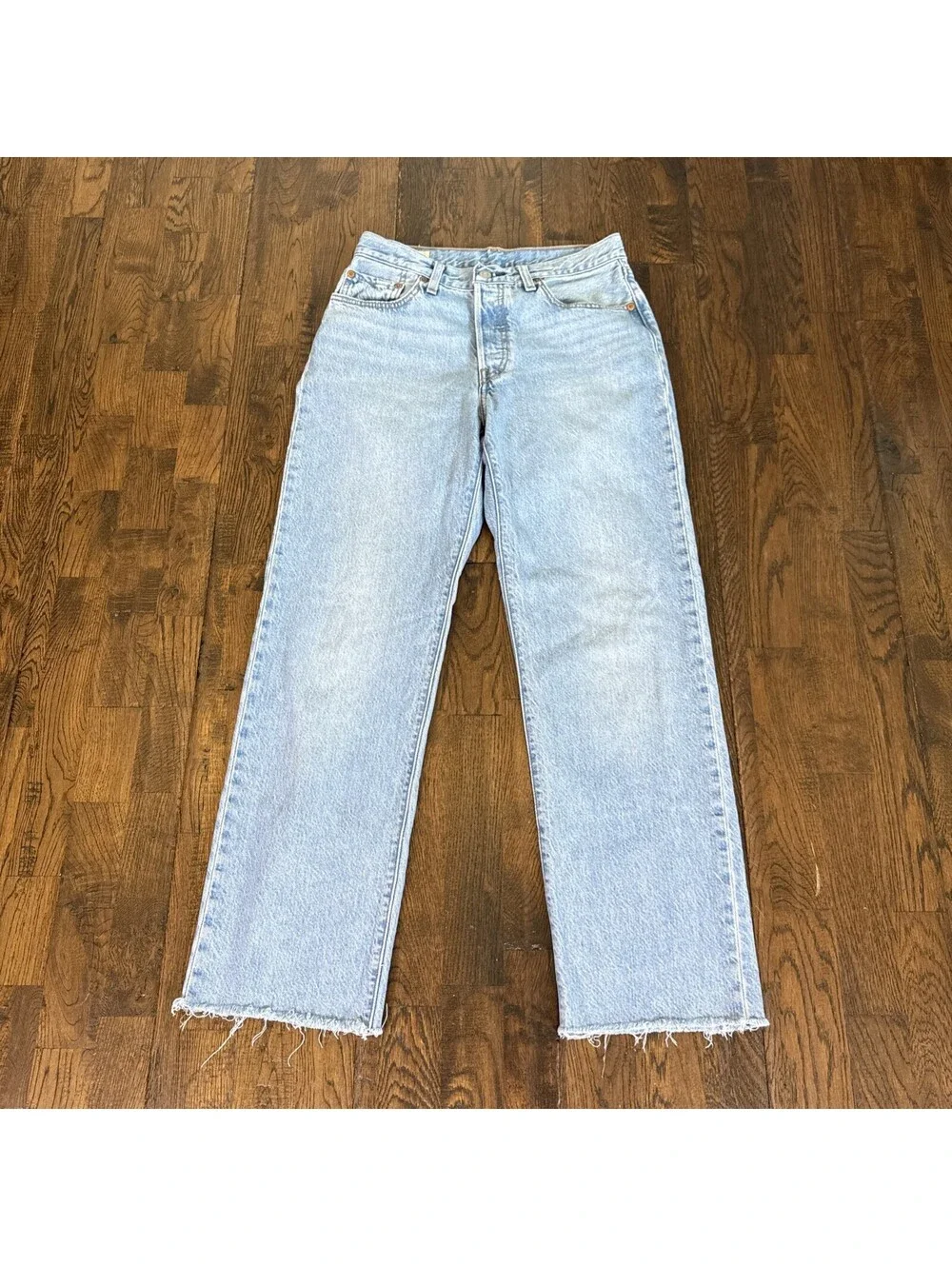Levi’s 501 Women’s Jeans 26x29 90s Fit Light Wash Raw Hem Button Fly EUC Denim